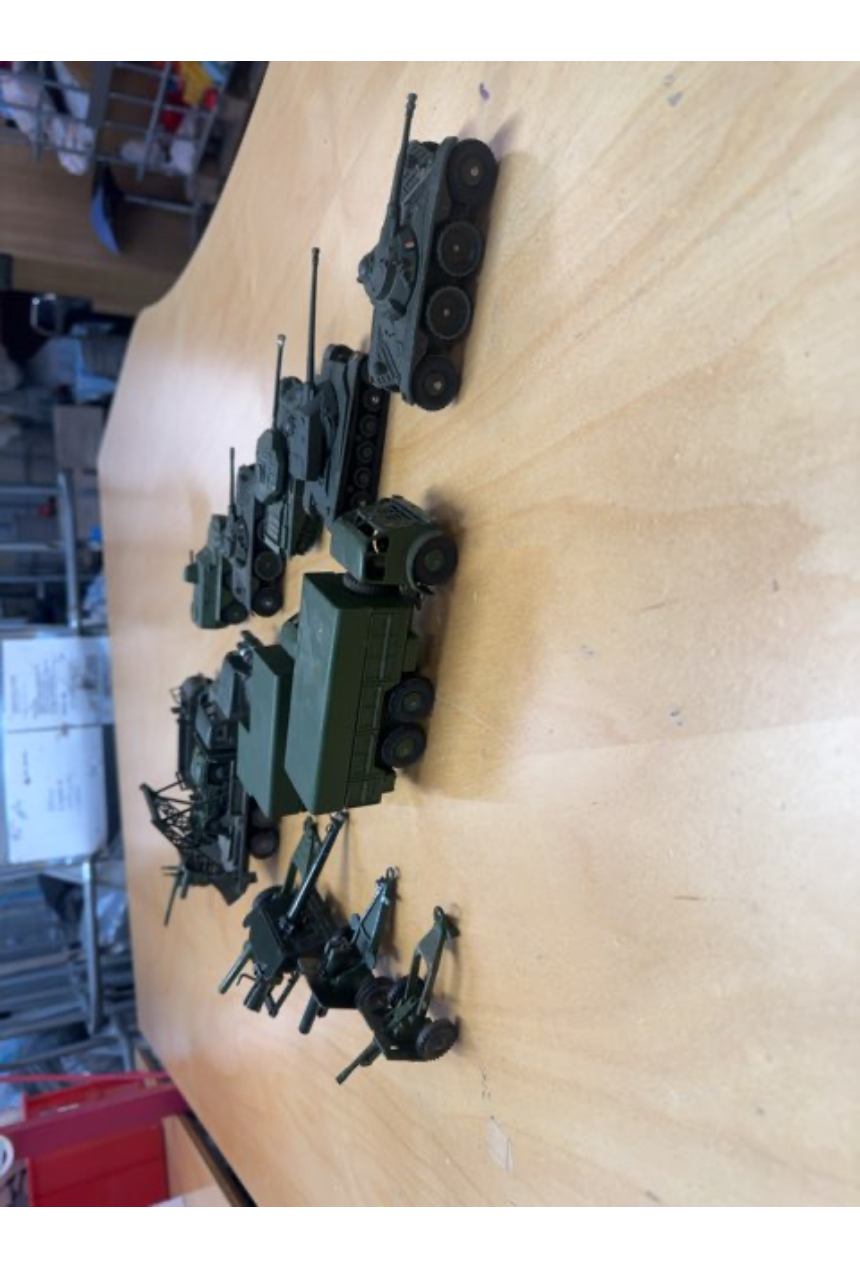 Dinky Toys - LOT af millitærkøretøjer